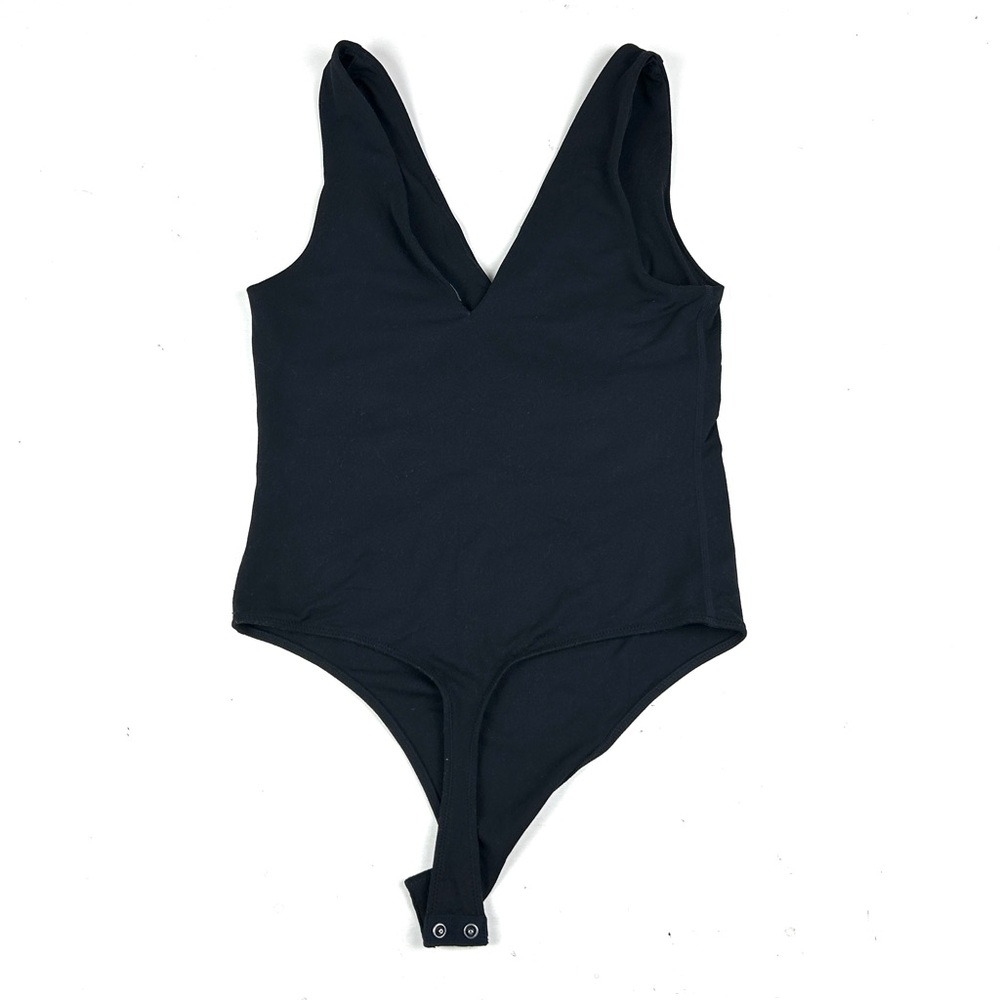 VUORI Women's Halo Dreamknit Bodysuit Thong Back in Black. Size Large $78